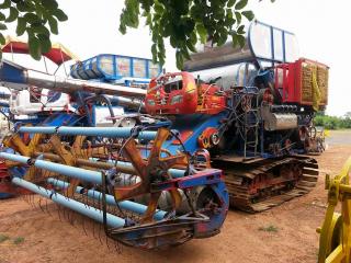 ขายรถเกี่ยวข้าว ศักดิ์พัฒนา อุ้ม2.5ตัน เครื่อง225เทอร์โบ ตัวเดิน12 รถสวยสภาพพร้อมใช้งาน ราคา480,000 สนใจโทร 090-8588220คุณนะ 093-3258446คุณบิว